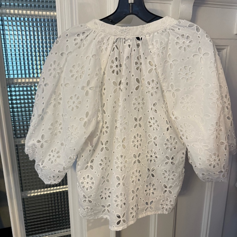 Joe’s Jeans Women’s “The Andie” White Eyelet Top Split V-neck Puff Sleeves Sz XS - Picture 5 of 13